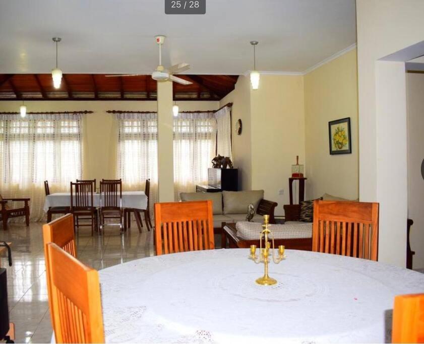 Reverie Hill Bungalow, 캔디 외부 사진